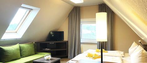 1 bedroom, desk, travel cot, WiFi