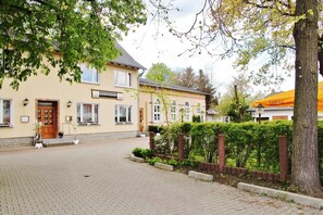 Exterior - Apartment with extra bed for max. 4 persons - Gasthof & Pension Zur (Lohsa)