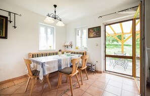 Dining - 3 bedroom amazing home in Rechnitz (Rechnitz)
