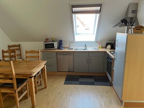 Køleskab, mikrobølgeovn, ovn, opvaskemaskine