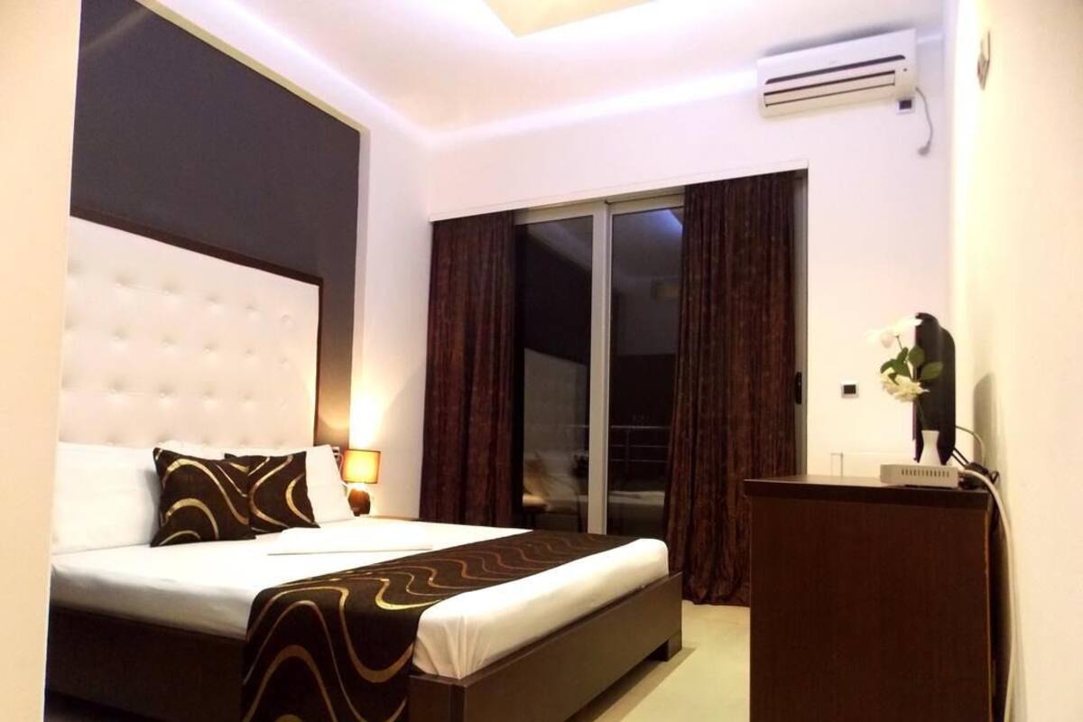 In-room safe, desk, soundproofing, free cots/infant beds