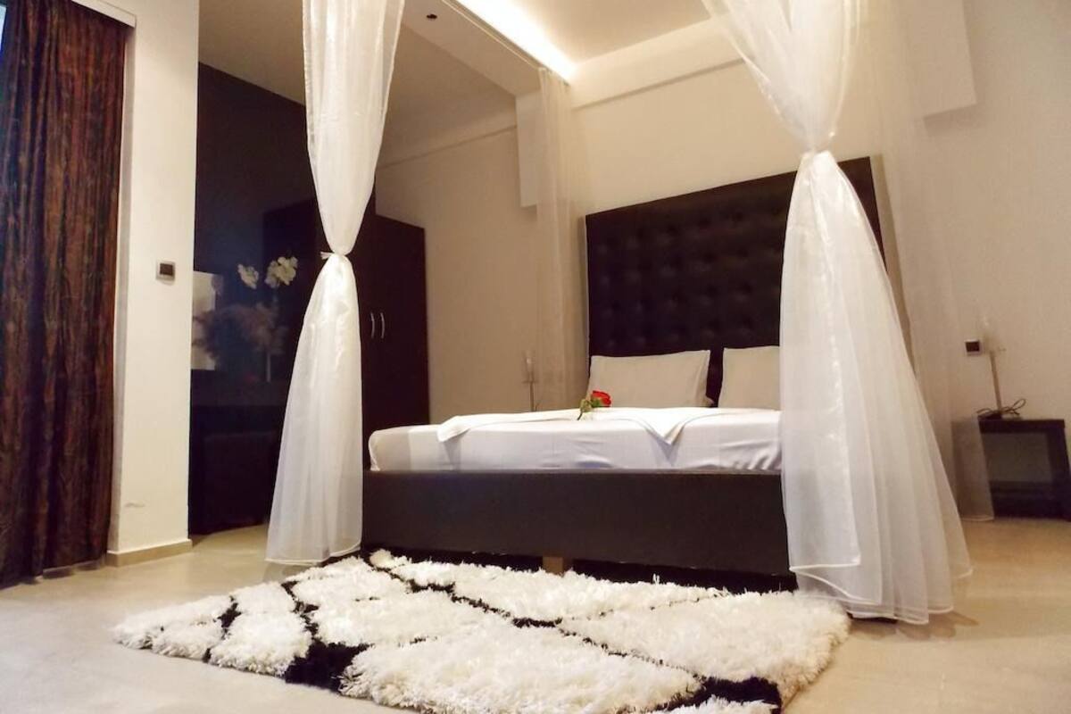 In-room safe, desk, soundproofing, free cots/infant beds