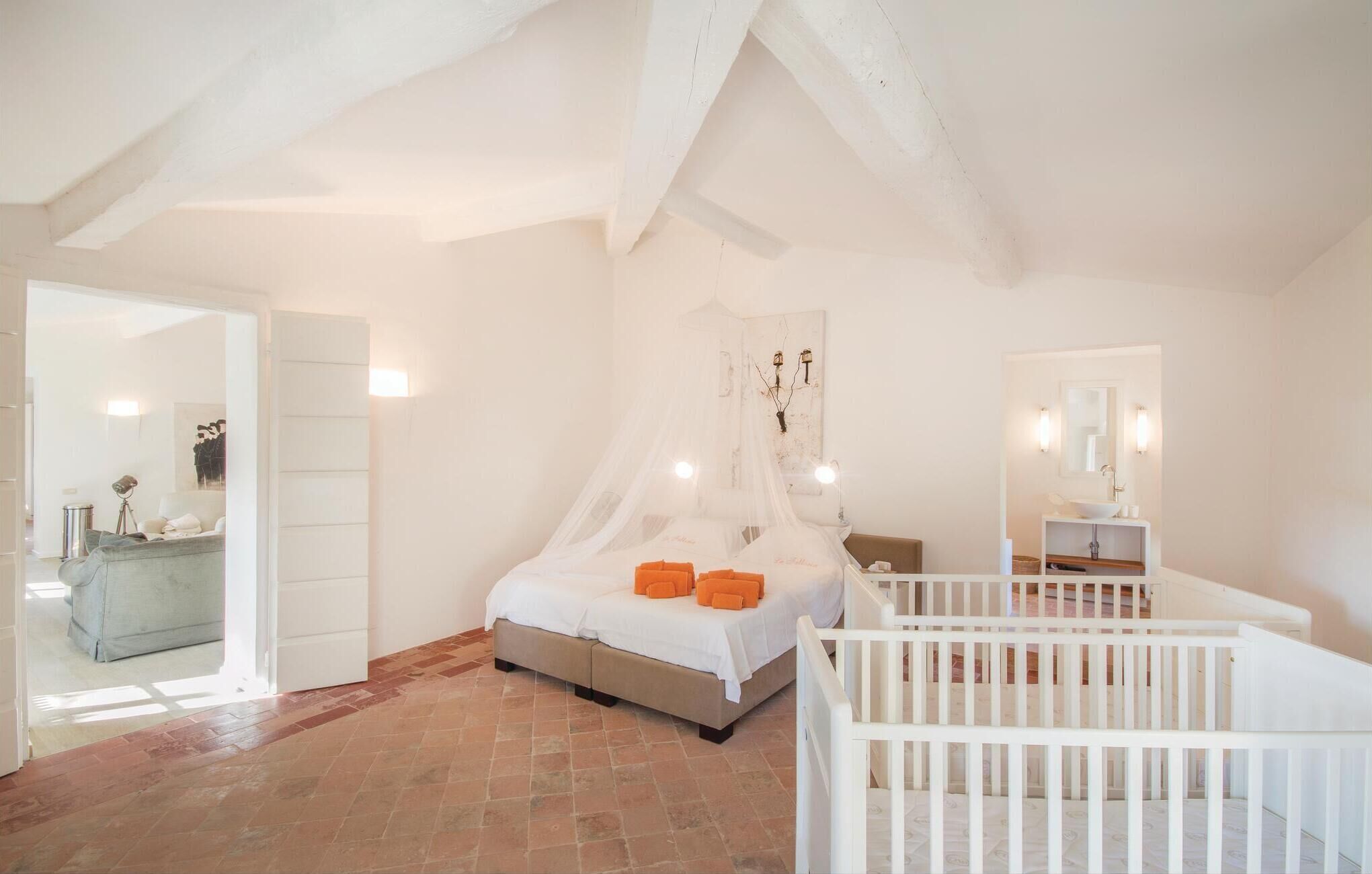 1 bedroom, travel cot, free WiFi