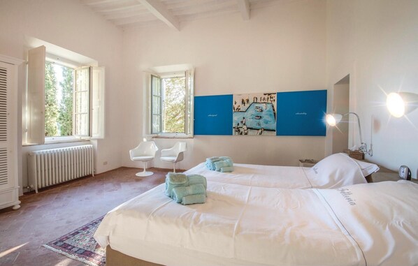 1 bedroom, travel cot, free WiFi