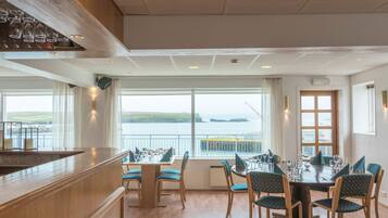 Breakfast, lunch and dinner served