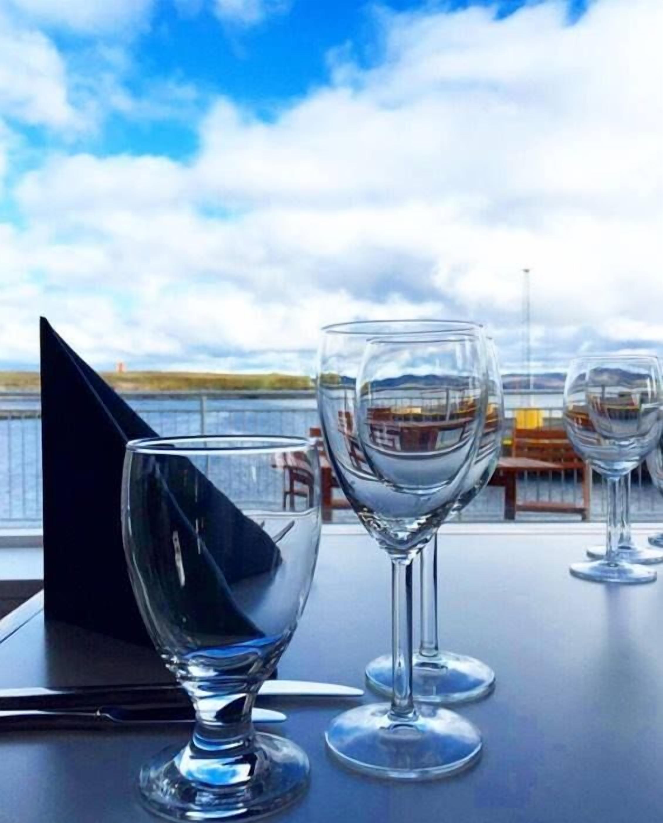 breakfast, lunch and dinner served