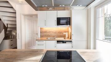 Kühlschrank, Mikrowelle, Ofen, Geschirrspüler