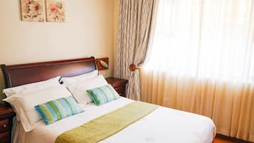 Family Suite | Premium bedding, minibar, desk, iron/ironing board