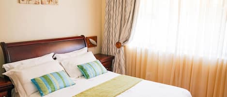 Family Suite | Premium bedding, minibar, desk, iron/ironing board