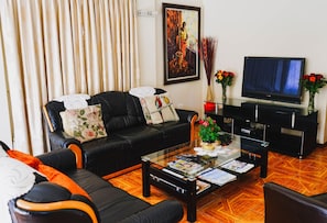 Double Room, Ensuite | Living area