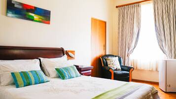 Family Suite | Premium bedding, minibar, desk, iron/ironing board