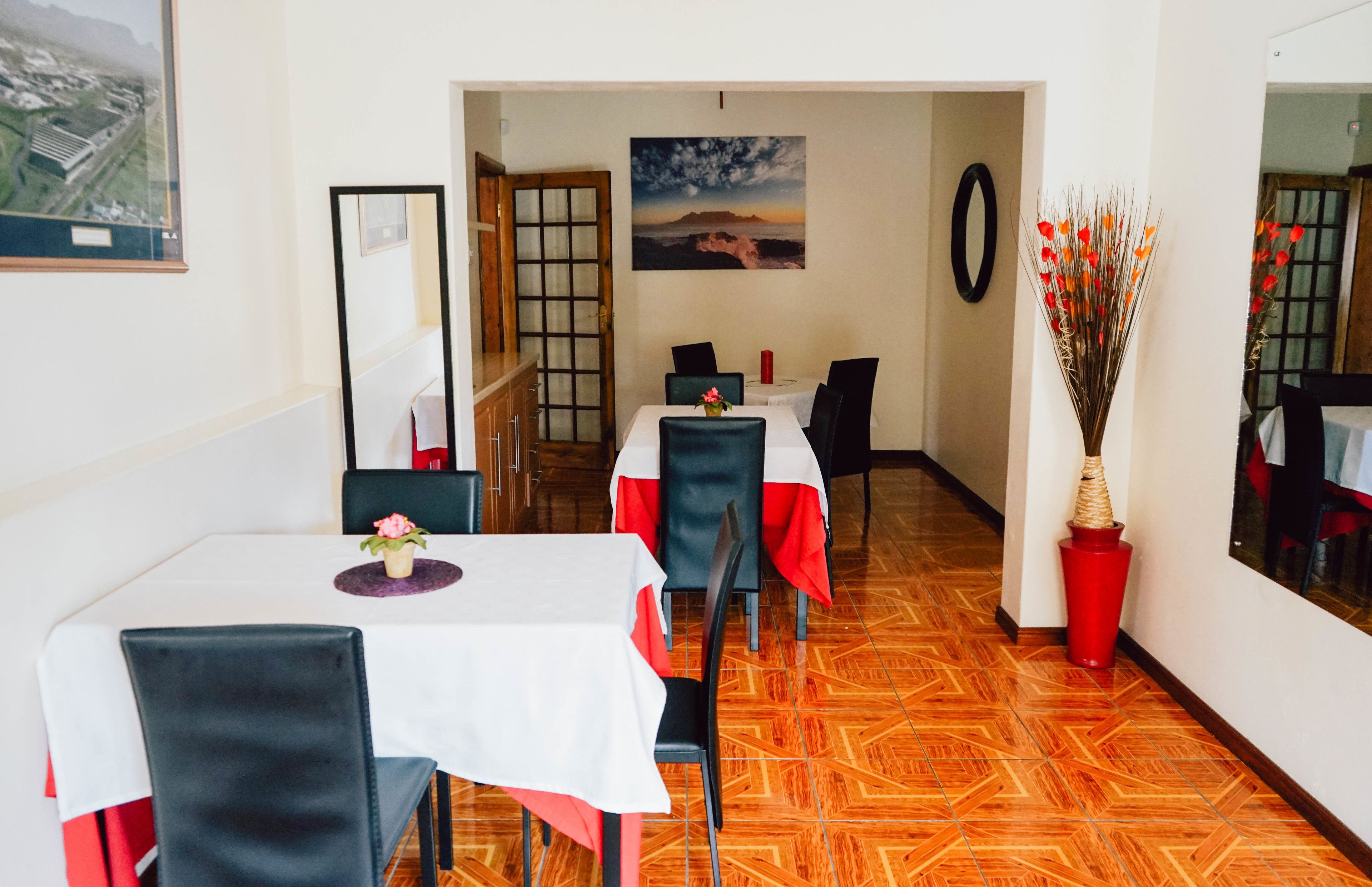 Petit déjeuner continental (90 ZAR par personne)