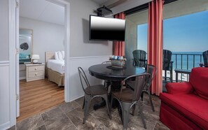 2 bedrooms, iron/ironing board, free WiFi, bed sheets - See why our guests come back!! Island Winds 2 Bedroom on the BEACH! (Gulf Shores)