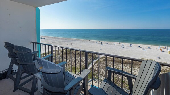 Property grounds - See why our guests come back!! Island Winds 2 Bedroom on the BEACH! (Gulf Shores)