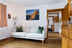 TV - House Maringele - Holiday apartment 3 (Nesselwängle)