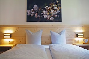 1 bedroom, in-room safe, WiFi, bed sheets