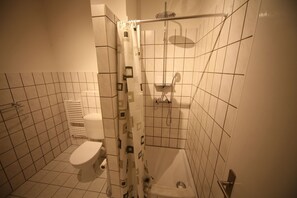 Séchoir à cheveux, serviettes fournies