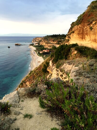 Vacation home near Tropea in Calabria, located directly on the cliffs.