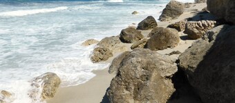 Vacation home near Tropea in Calabria, located directly on the cliffs. 