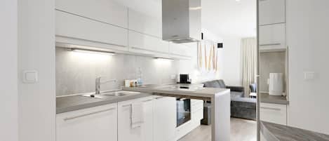 Kühlschrank, Herdplatte, Geschirrspüler