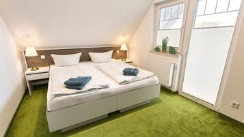 4 Schlafzimmer, Reisekinderbett, WLAN, Bettwäsche