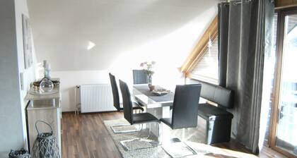 Komfort-Ferienwohnung - Dachgeschoß-Ferienwohnung