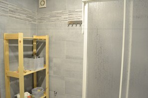 Shower, free toiletries, hair dryer, bidet - Bassetto 013 (Naples)