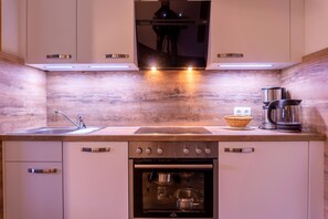 Kühlschrank, Ofen, Geschirrspüler