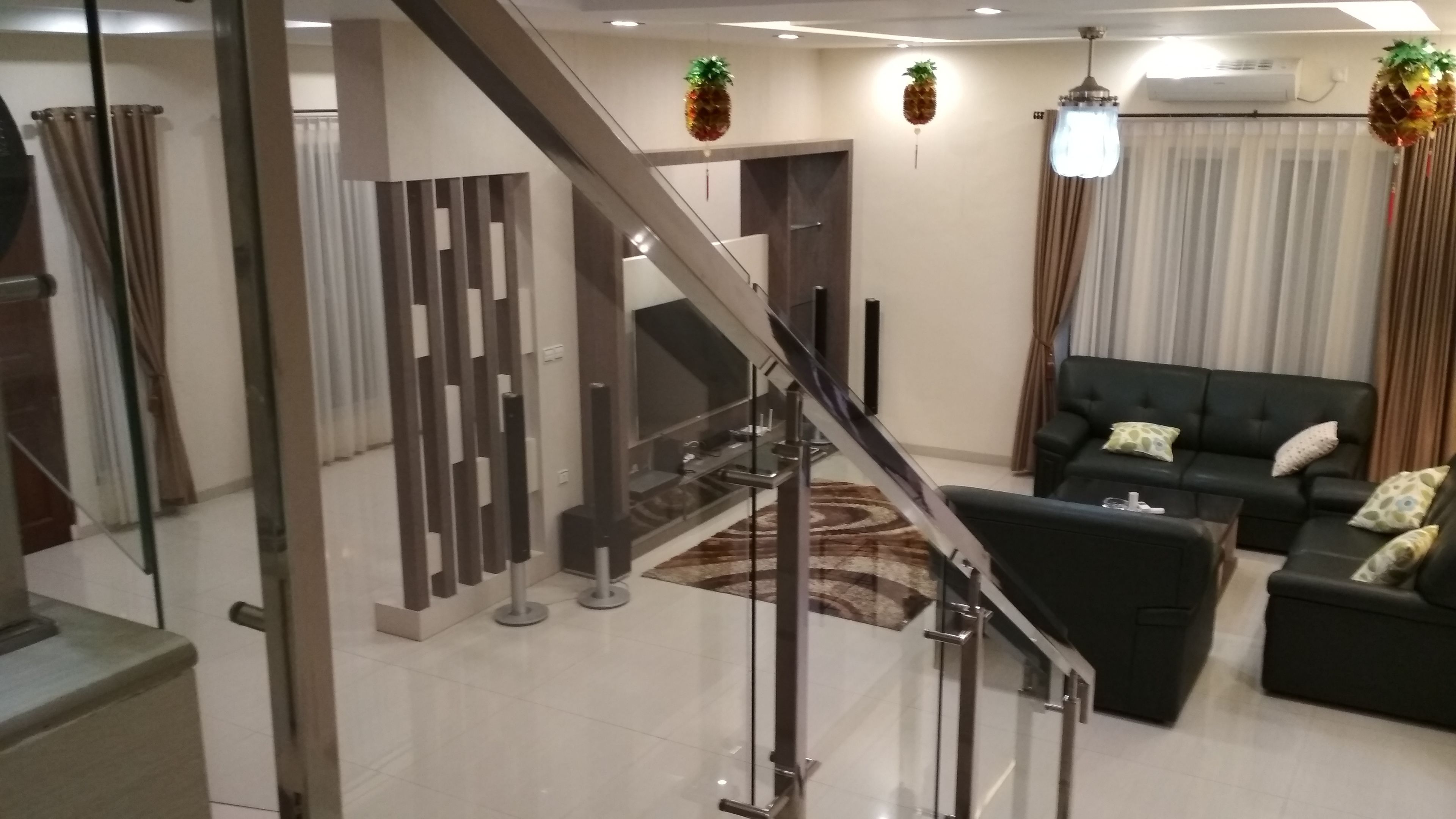 Vila | Ruang keluarga | Televisi layar datar 60-inci dengan saluran TV kabel dan TV