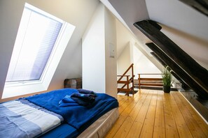 2 bedrooms, travel crib, WiFi, bed sheets