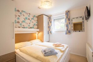 Unclassified image, 2 of 15, button