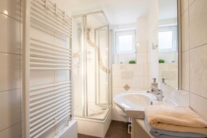 Unclassified image, 3 of 15, button