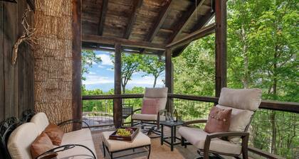 Luxury Mountain Cabin Near Asheville/Spectacular Views/Private Hiking Trails