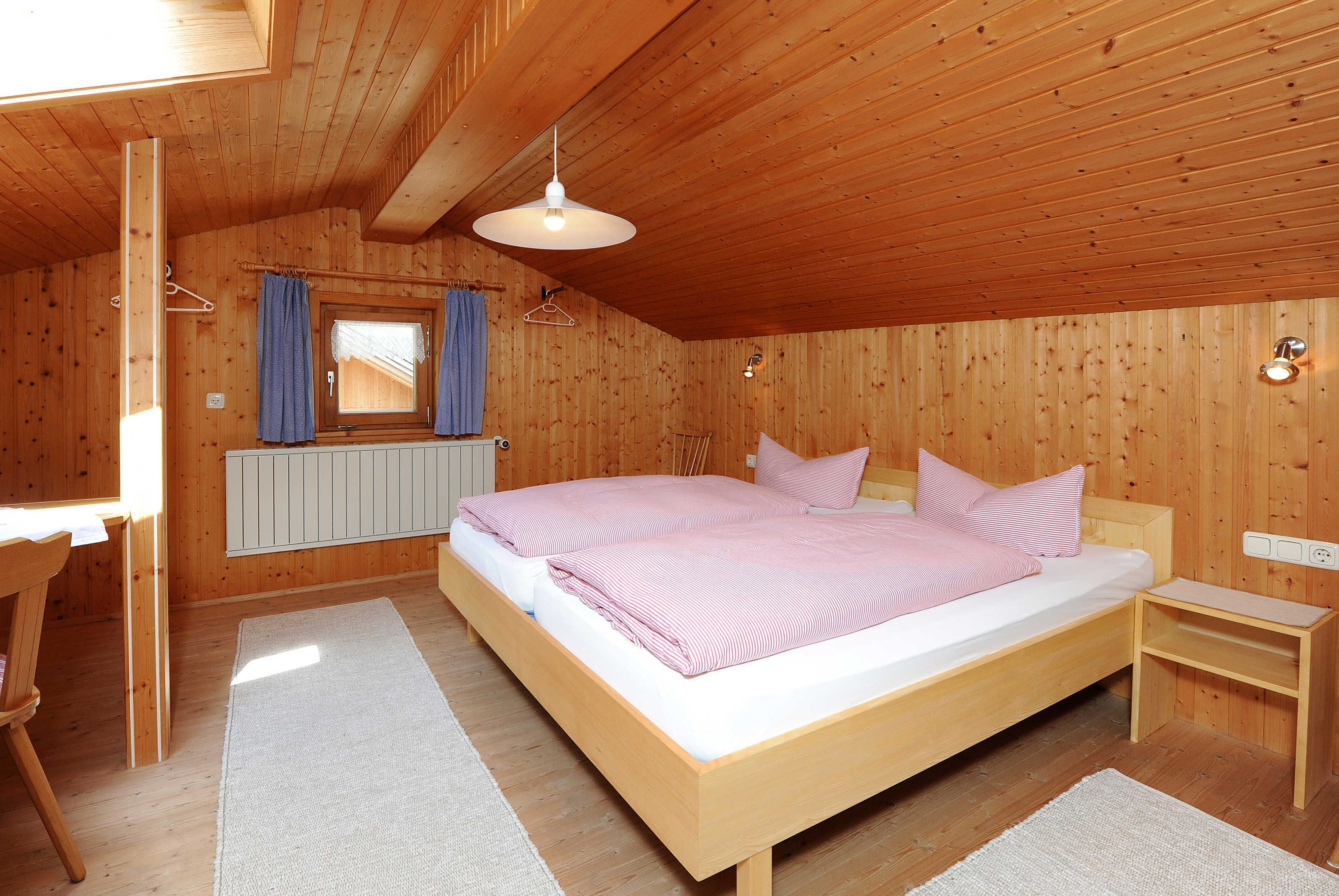 1 Schlafzimmer, Schreibtisch, WLAN, Bettwäsche