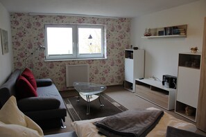 Unclassified image, 4 of 18, button