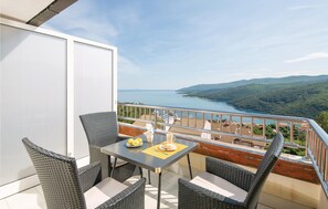 Outdoor dining - Cozy apartment in Rabac with kitchen (Rabac)
