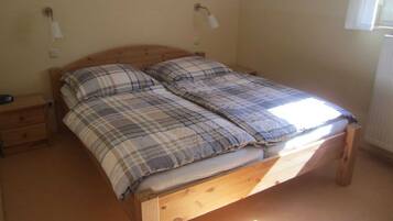 2 Schlafzimmer, Reisekinderbett, WLAN, Bettwäsche
