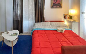 Travel crib, bed sheets