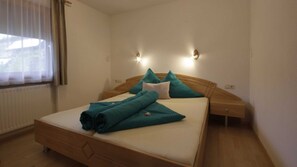 2 Schlafzimmer, Zimmersafe, Reisekinderbett, WLAN