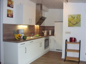 Kühlschrank, Ofen, Geschirrspüler, Toaster