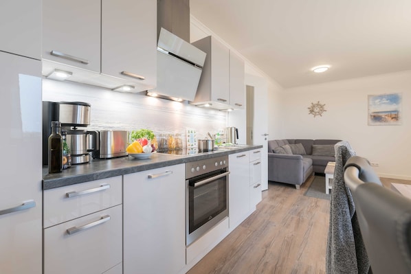 Køleskab, mikrobølgeovn, ovn, opvaskemaskine