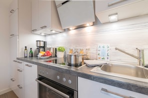 Køleskab, mikrobølgeovn, ovn, opvaskemaskine