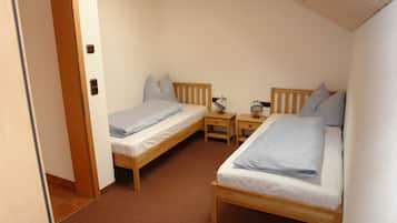 2 bedrooms, WiFi, bed sheets