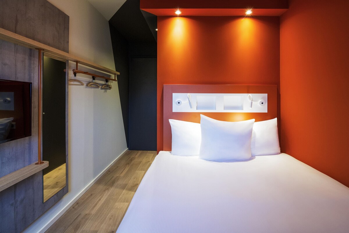 Double Room, 1 Double Bed | Hypo-allergenic bedding, desk, laptop workspace, soundproofing