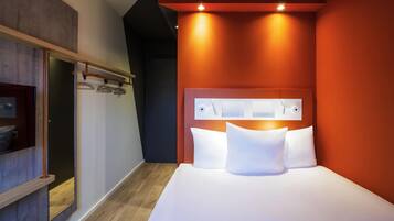 Double Room, 1 Double Bed | Hypo-allergenic bedding, desk, laptop workspace, soundproofing