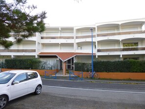 Exterior - Renovated Mezzanine Studio 4 Pers. 50m from Beach with Parking (Saint-Jean-de-Monts)