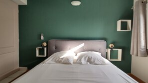 3 chambres, fer et planche à repasser, lit parapluie, Wi-Fi gratuit