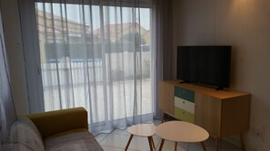 Télévision, chaîne hi-fi