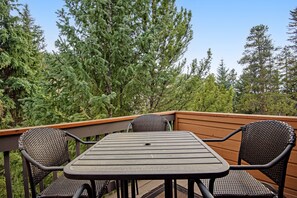 تناول الطعام بالخارج