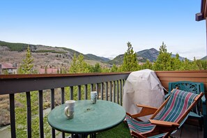 تناول الطعام بالخارج